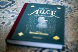Alice im Wunderland von Lewis Carroll und Benjamin Lacombe als Inspiration fürs Self Branding